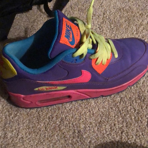 Air Maxes Size 6.5 - Picture 2 of 7